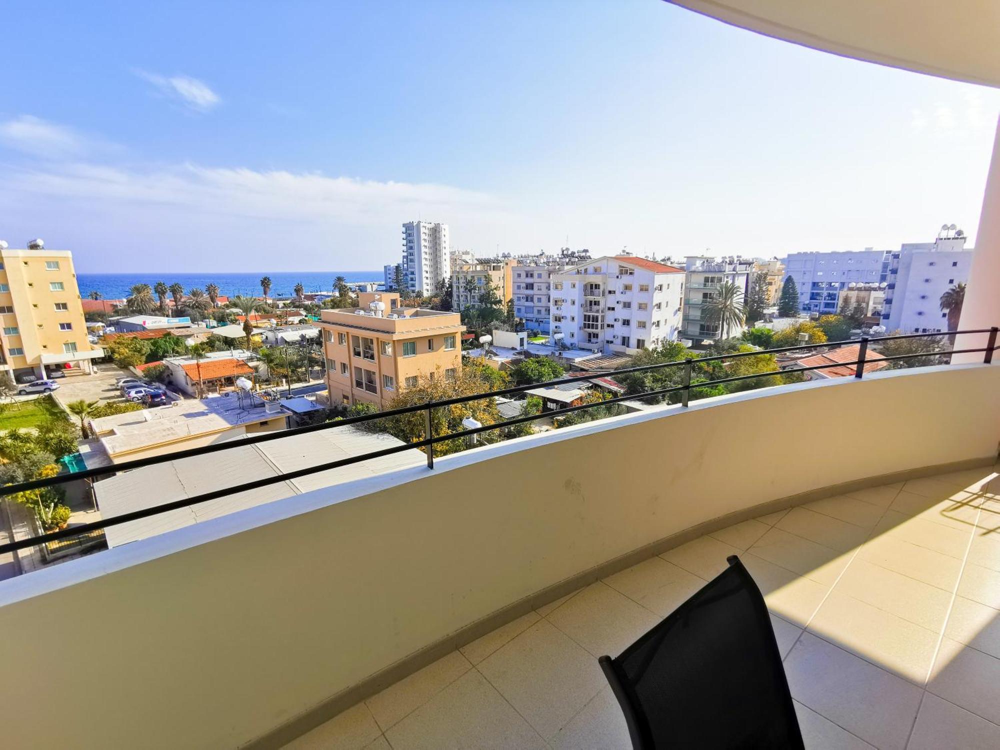 License To Chill Apartment Ларнака Екстериор снимка